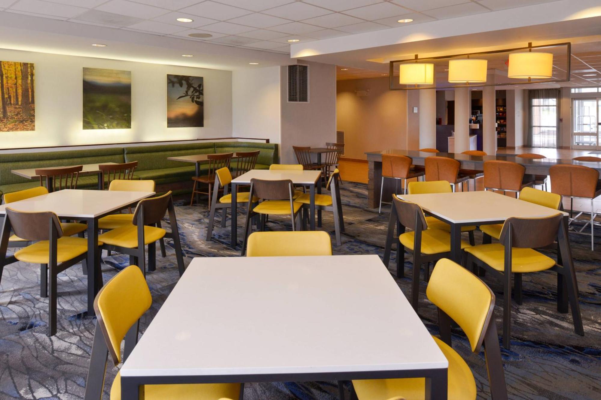 Hotel Fairfield & By Marriott