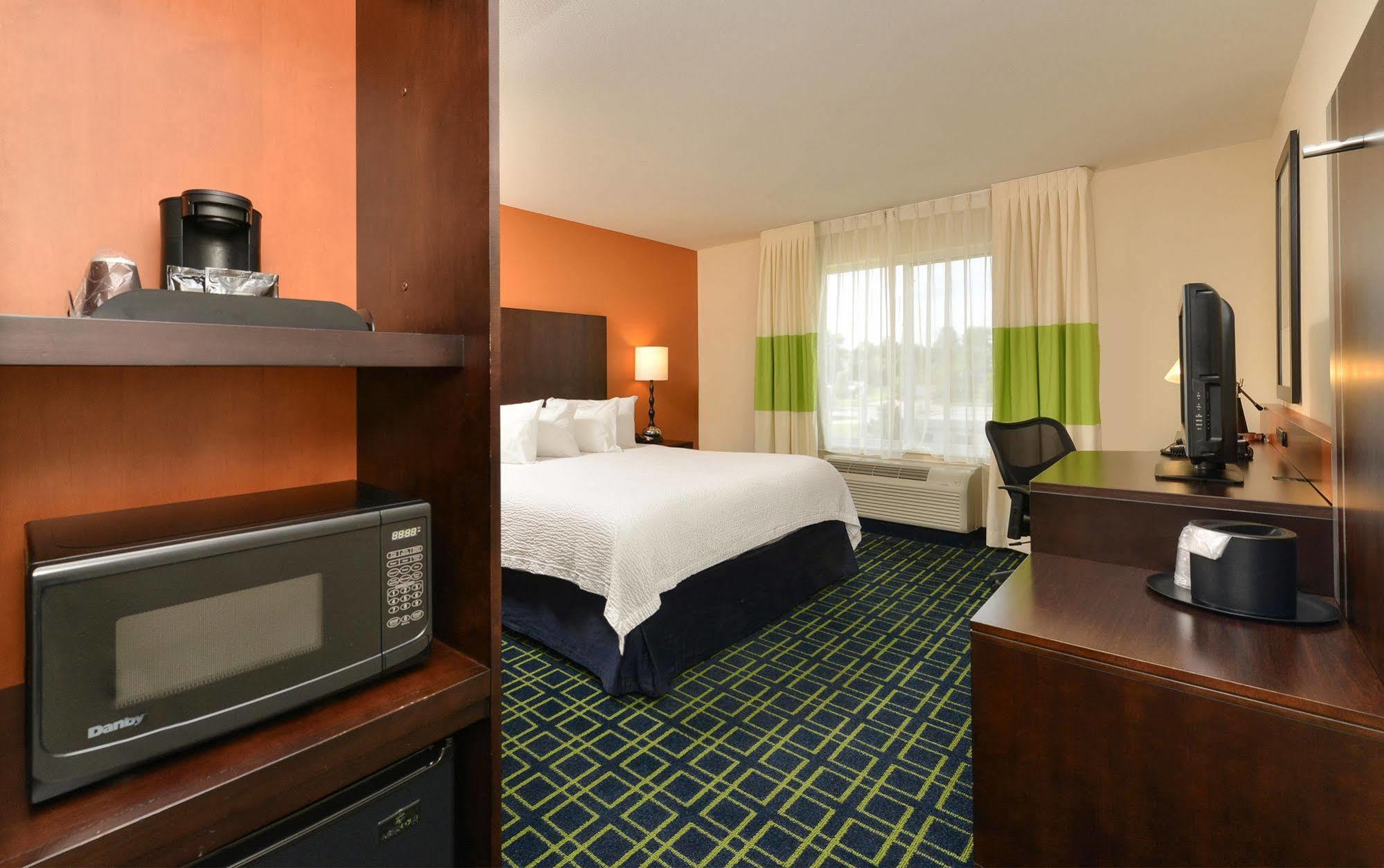 Hotel Fairfield & By Marriott 3*