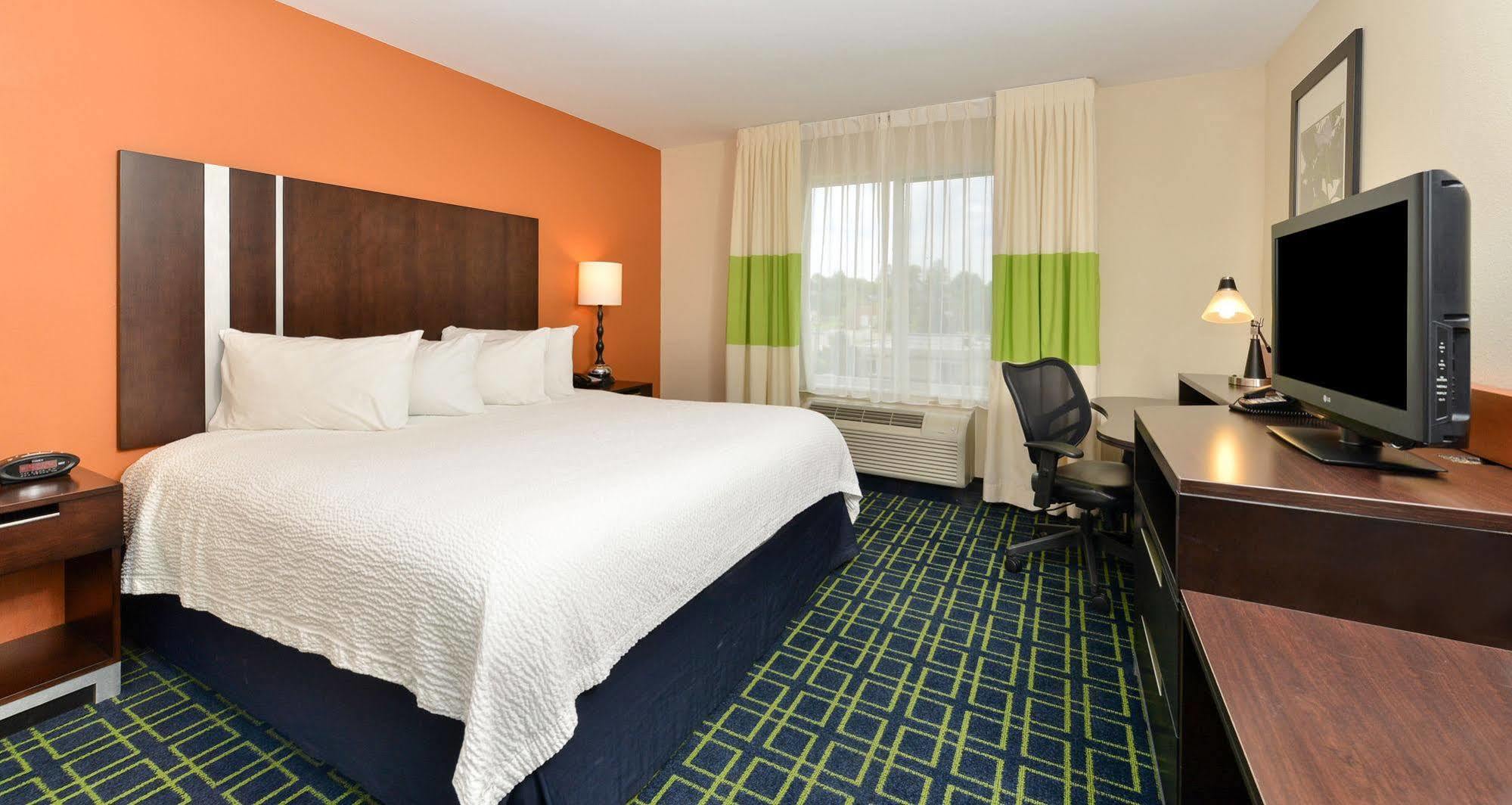 Hotel Fairfield & By Marriott