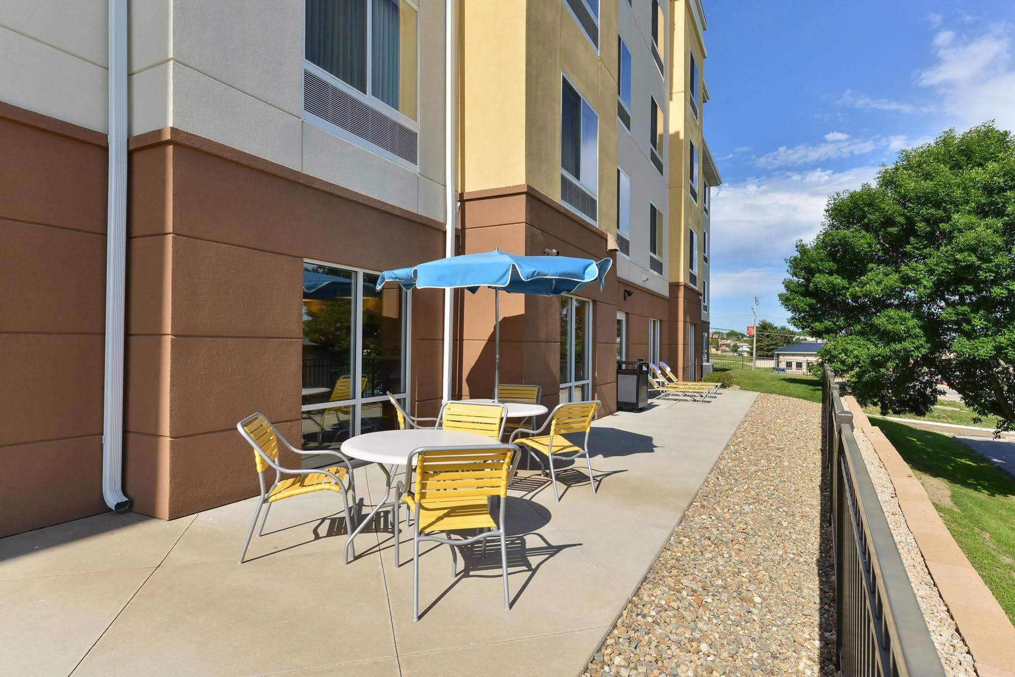 Hotel Fairfield & By Marriott